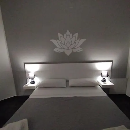 Fiore Di Loto לינה וארוחת בוקר 3*