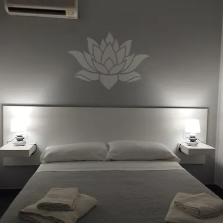 לינה וארוחת בוקר Fiore Di Loto 3*